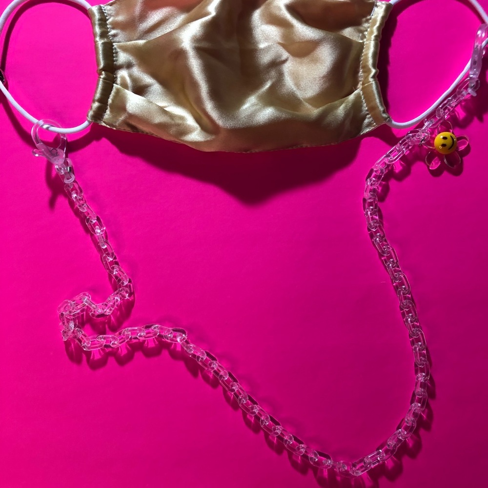 Clear Daisy Mask Chain Hypoallergenic